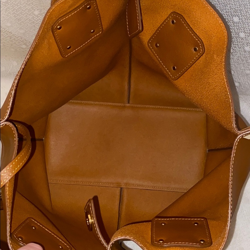🆕 CHLOÉ Vick Caramel Leather Tote - Picture 12 of 16